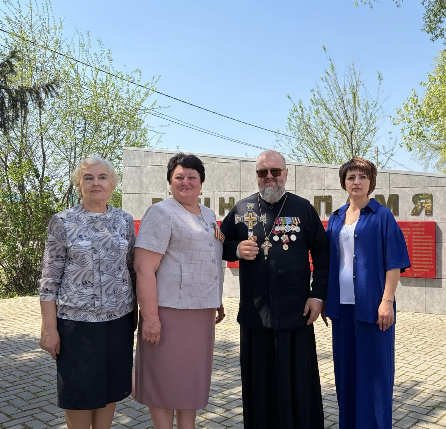Vozlozhenie Venka Memorial Verxnekarachanskoe Sp 3