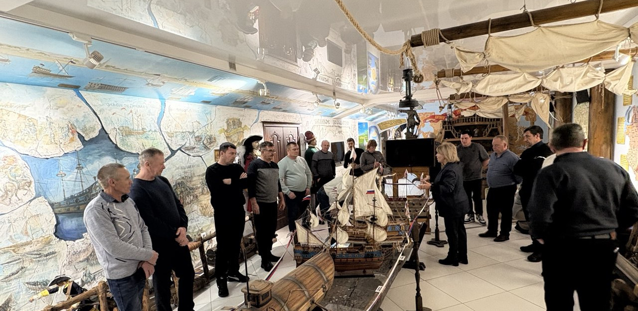 Photo 5359509760073470486 Y