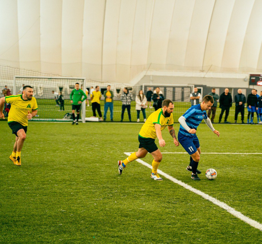 Photo 5309778393882628255 Y